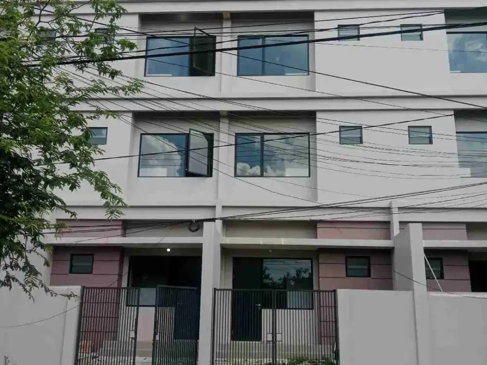 Jual /Sewa Ruko Di Surabaya Timur,Tempat strategis.