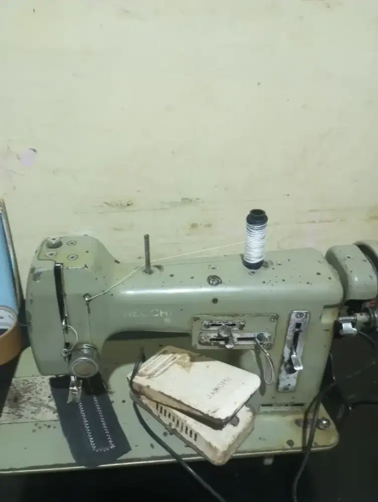 Mesin zigzag vortibel