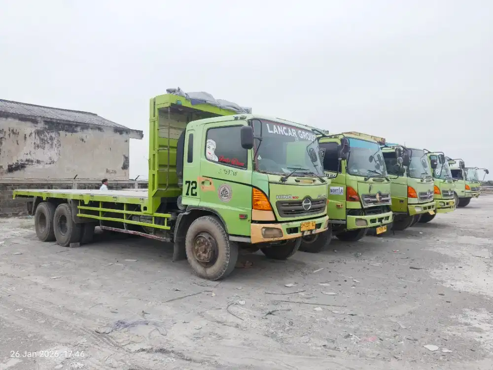 Hino FL 235 JW flatdeck