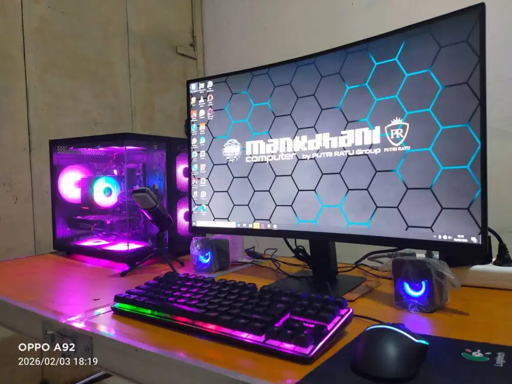 PC Gaming | Core i5 7400 + Radeon RX 570 + Monitor LED Curve 27 inci