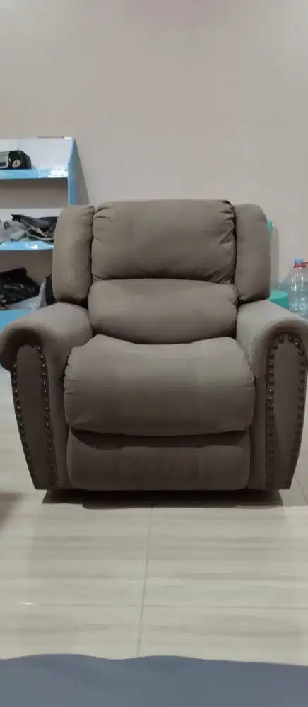 Recliner Sofa merk Informa (baru pakai 6 bulan)