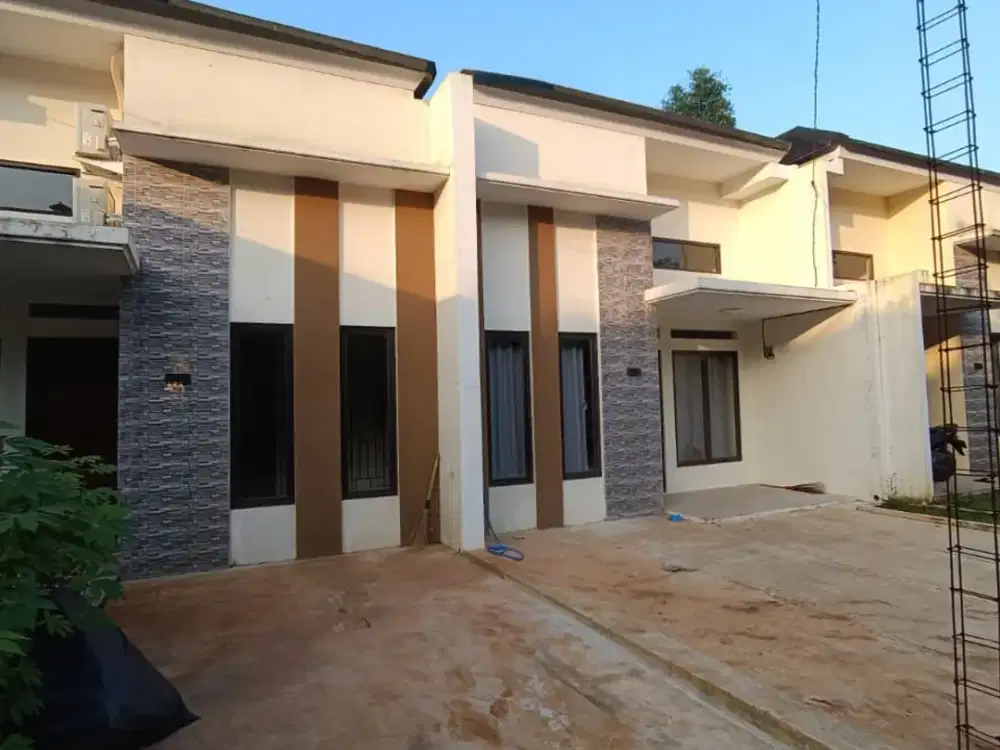 RUMAH SIAP HUNI LEGALITAS SHM DEKAT JALUR ANGKOT DAN DEKAT STASIUN