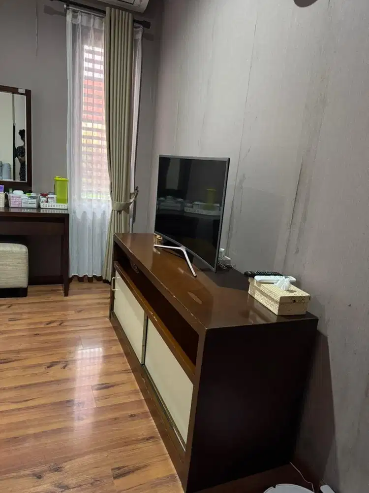 Jual meja tivi meja dan kaca rias dan kursi ruas