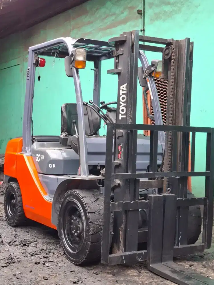 Forklift Toyota 3 Ton 2015