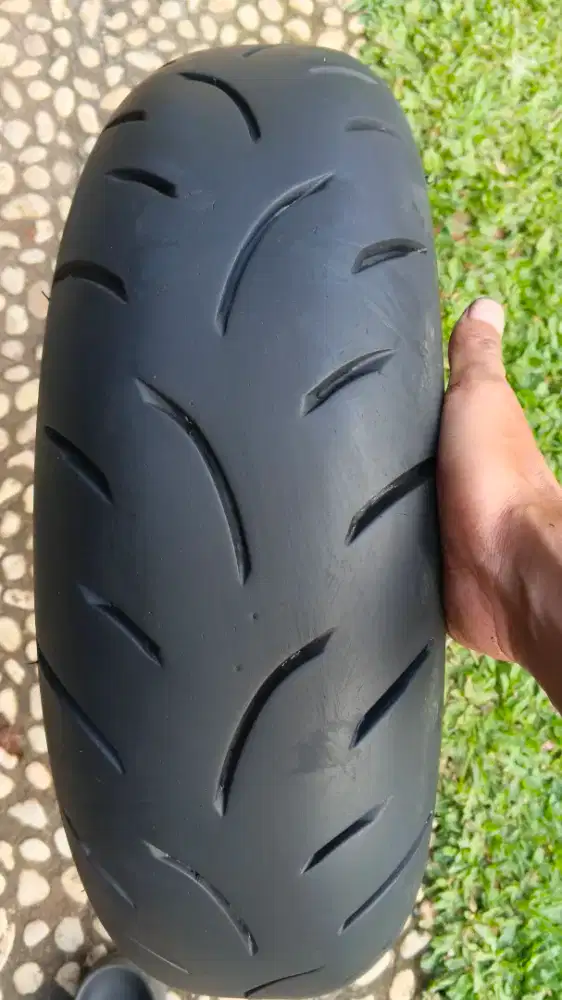 Ban copotan Maxxis victra ukuran 140/70 ring 13