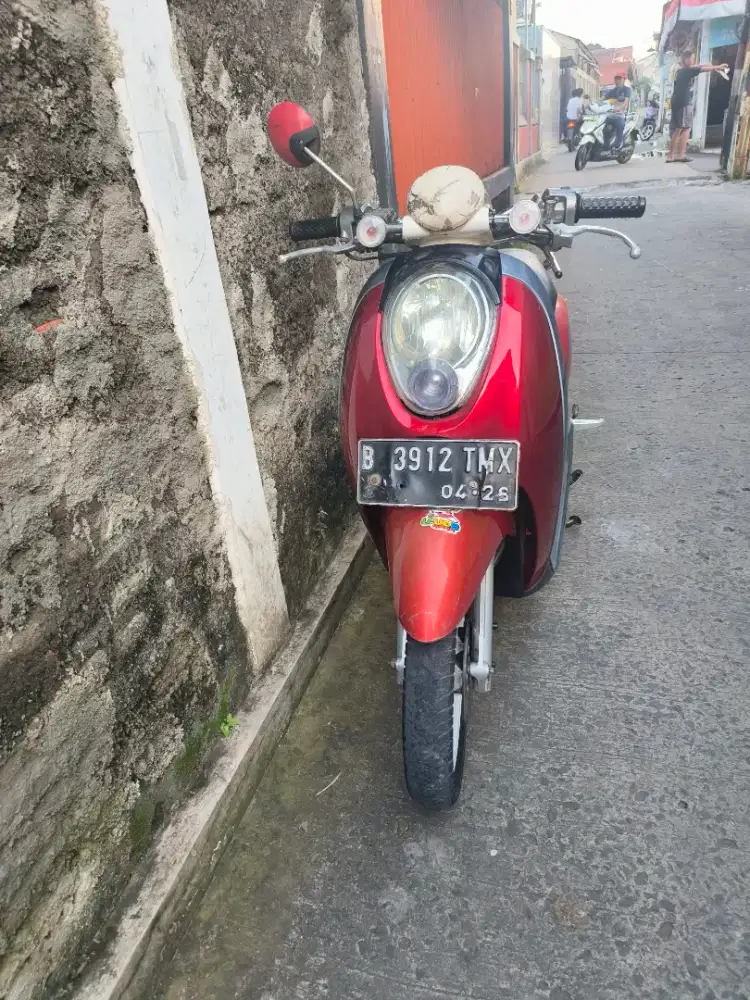 Jual Honda Scoopy Tahun 2012, Surat2 Lengkap,, Pajak Mati, Mesin Halus
