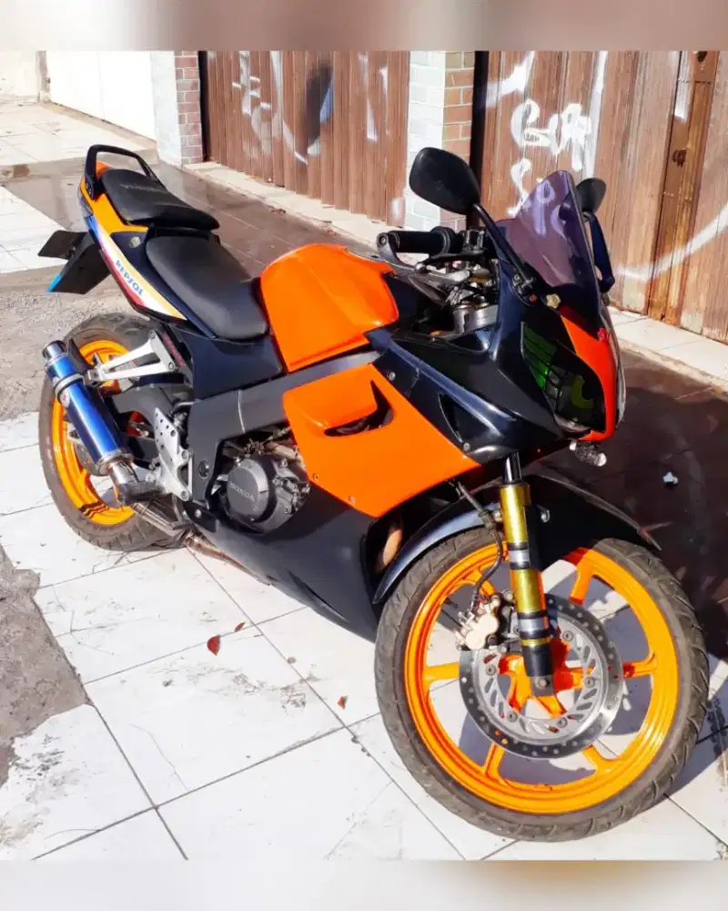 jual motor Honda cbr150r builup thailand