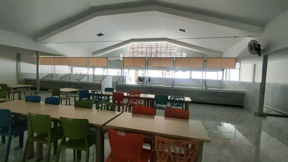 Stand makanan di kantin