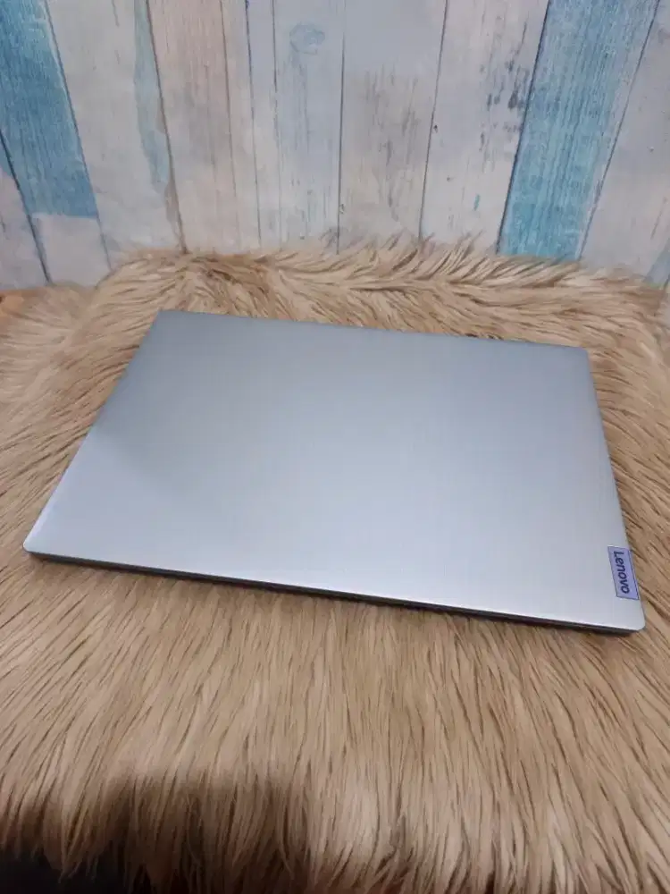 Laptop Desain Lenovo Ideapad Slim 3 Core i3 Gen 11 Ram 8 Ssd 256