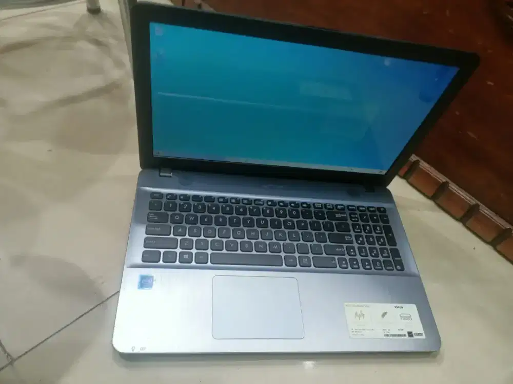 lactop asus X541N mlus normal semua nya sm charger saja