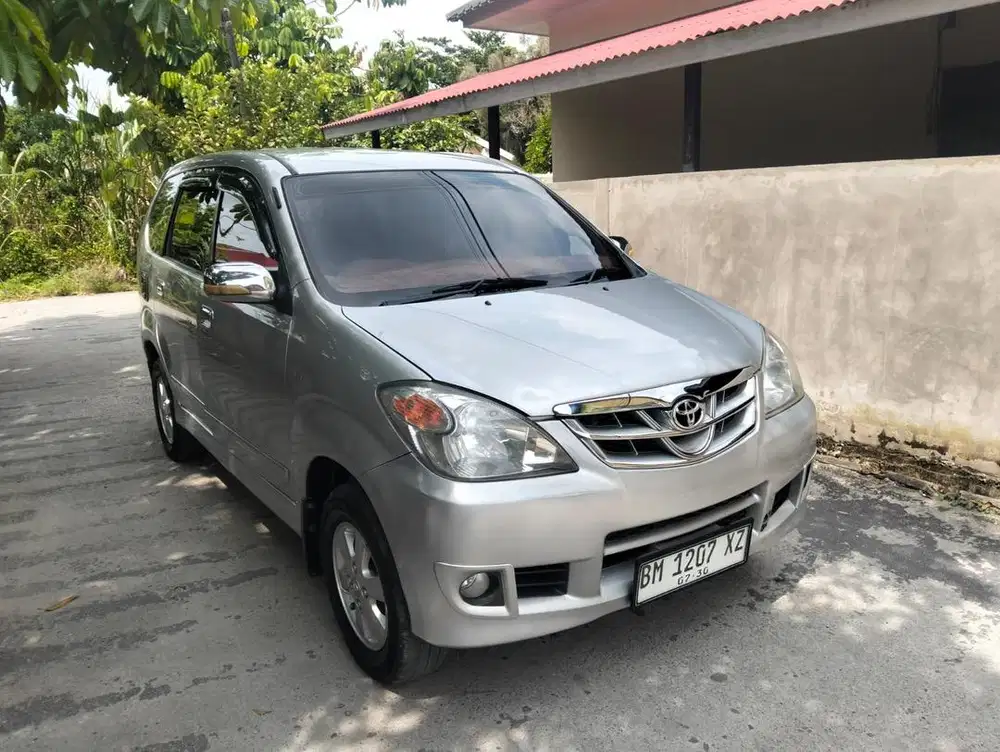 toyota avanza g 2010
