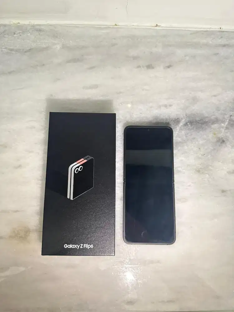 SAMSUNG Z FLIP 6 SECOND LIKE NEW