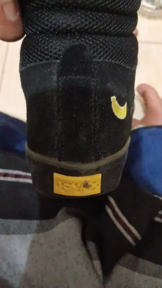 Sepatu ori gambar pisang