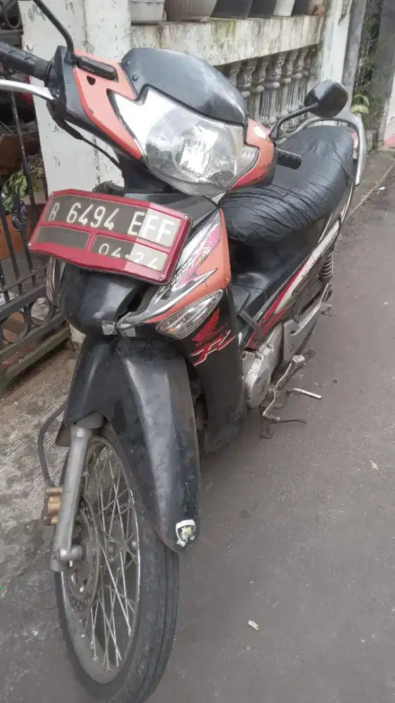 Honda supra x 125 karbu 2006.,B depok,lengkap , pajak.off