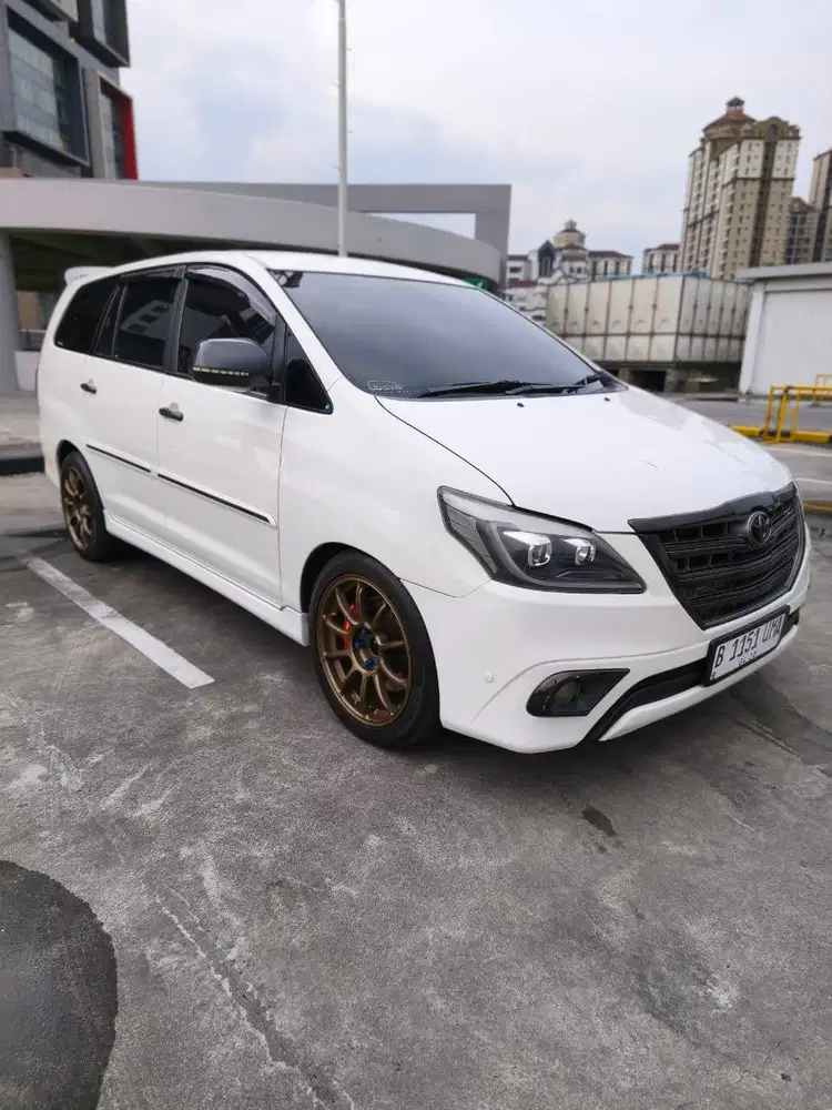 Innova Diesel (Matic) 2KD tahun 2014 type V - White