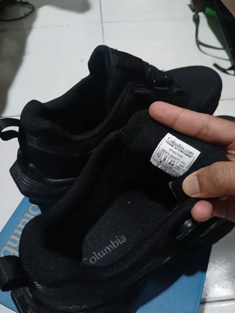 Columbia tracking gore tex