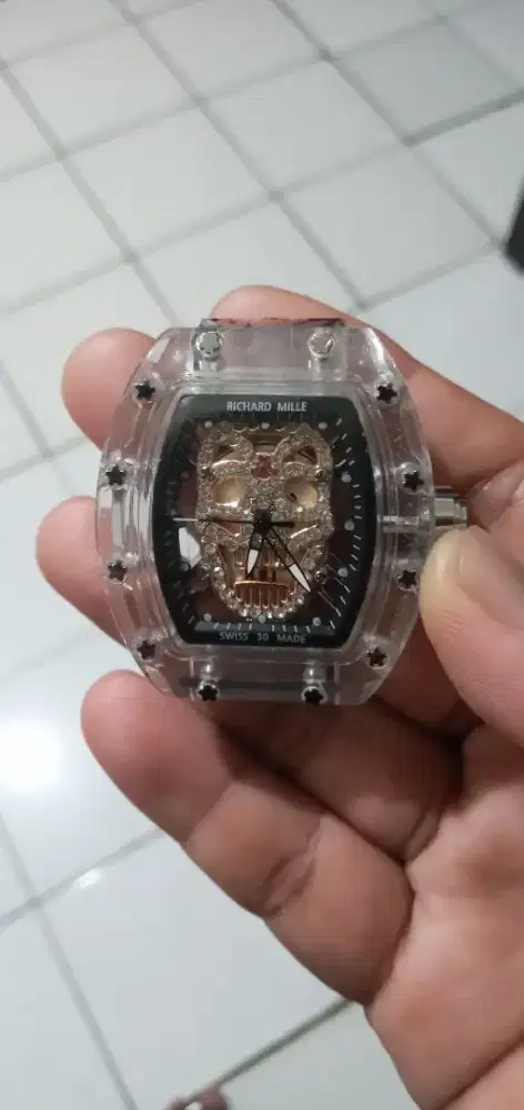 Di borongin aja jam boleh nemu