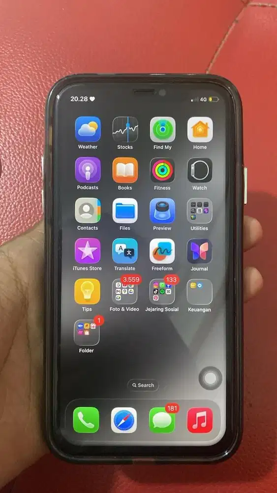 Iphone 11 128 (red)