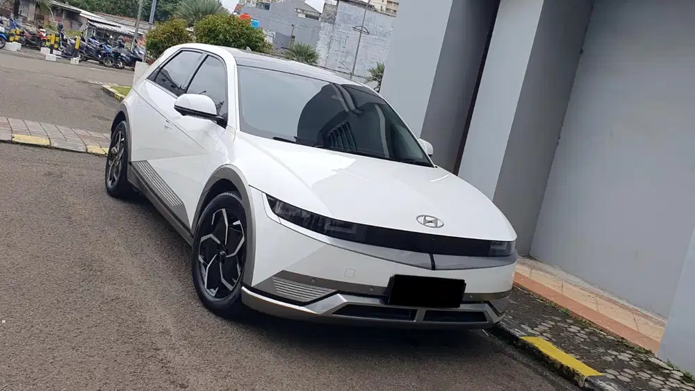 [ GARANSI 5TH ] Hyundai Ioniq 5 EV Standard Range AT Putih 2023/2024