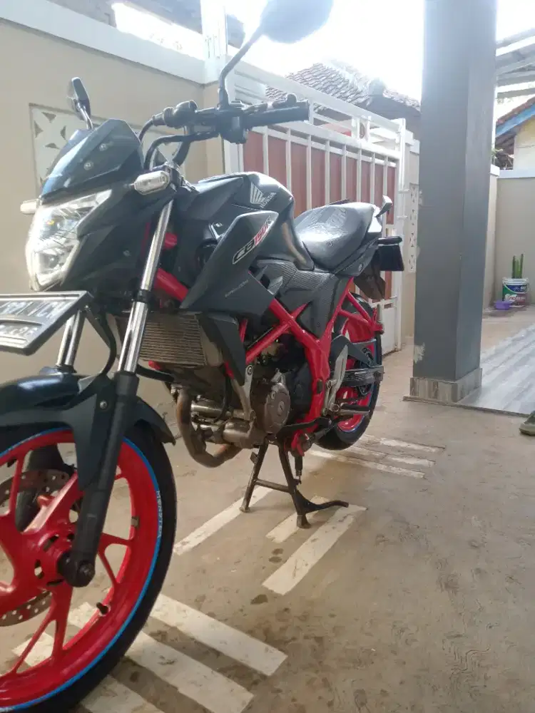 Honda CB150R 2016