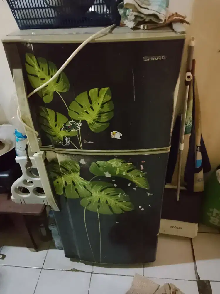 Jual cepat kulkas 2 pintu merk SHARP