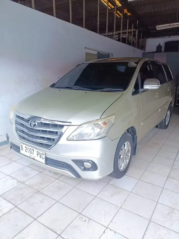 Toyota Kijang Innova G / AT / 2014