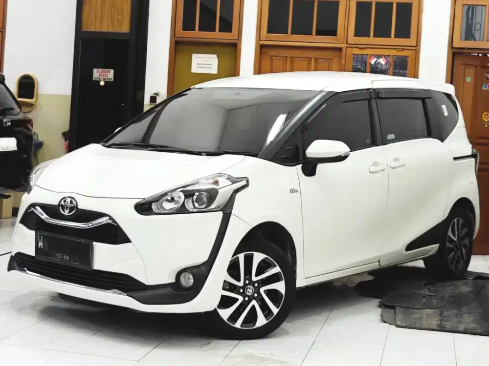 Dp25jt New Toyota Sienta 2021 V Automatic Facelift AT Putih W Tg1 2019