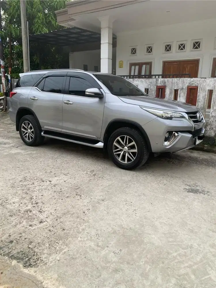 Toyota Fortuner 2016 Silver KM 94.000 (cek deskripsi for details)