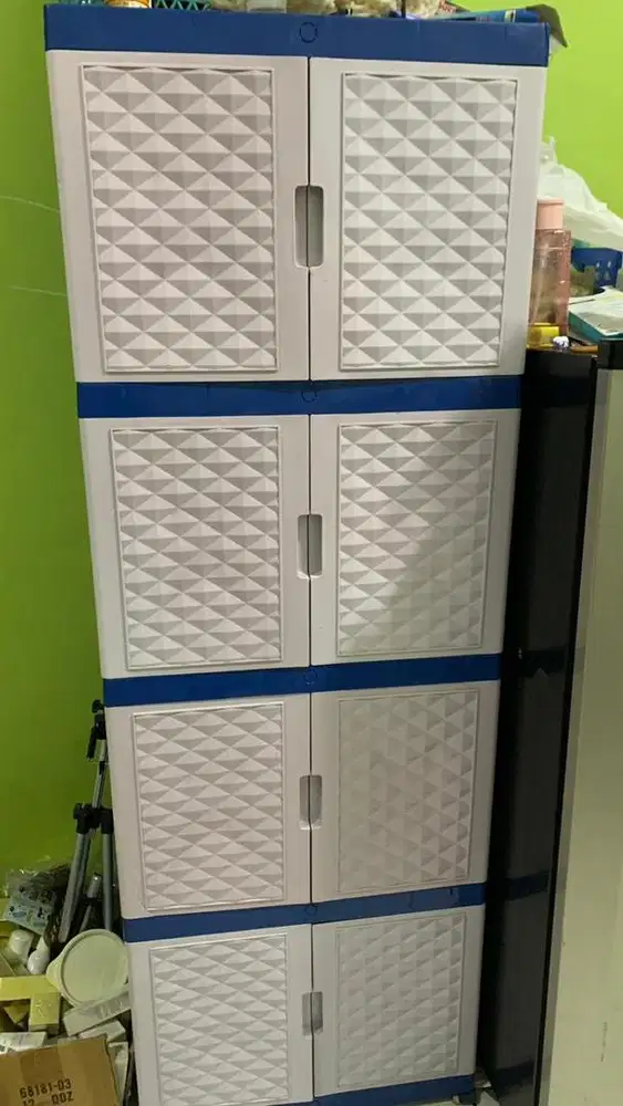 Lemari Plastik 4 Pintu