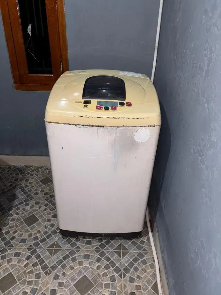 Mesin cuci bekas