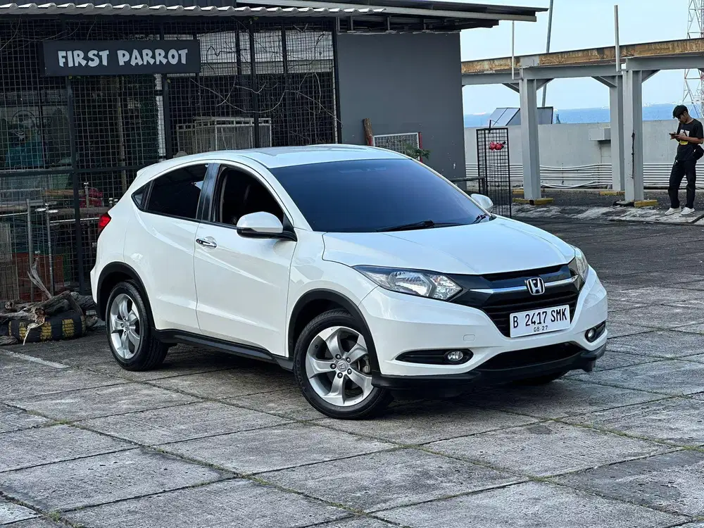 PALING MURAH !! DP 10jt HRV E CVT MATIC AT 2017 KM52rb!!