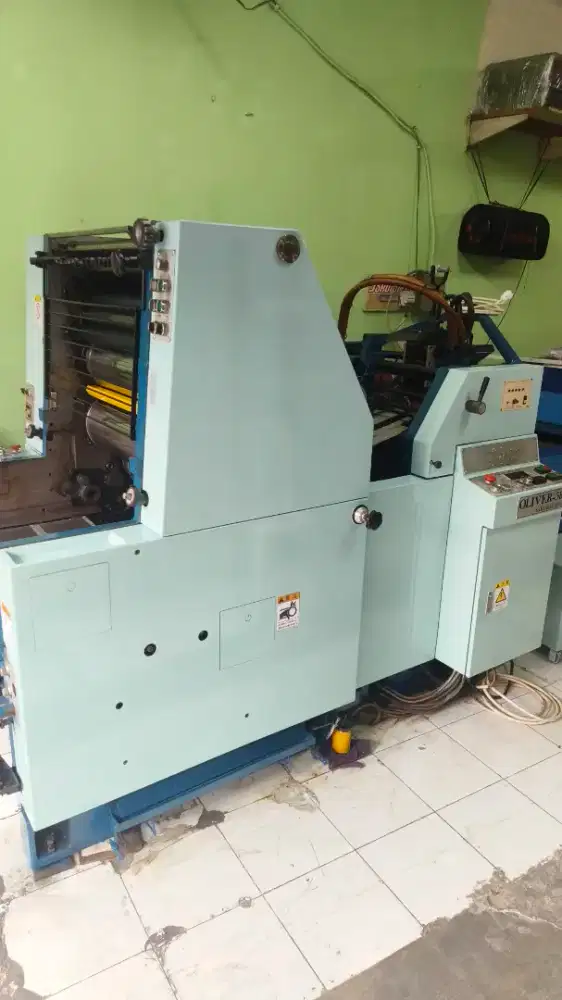 Mesin cetak offset Oliver 58E