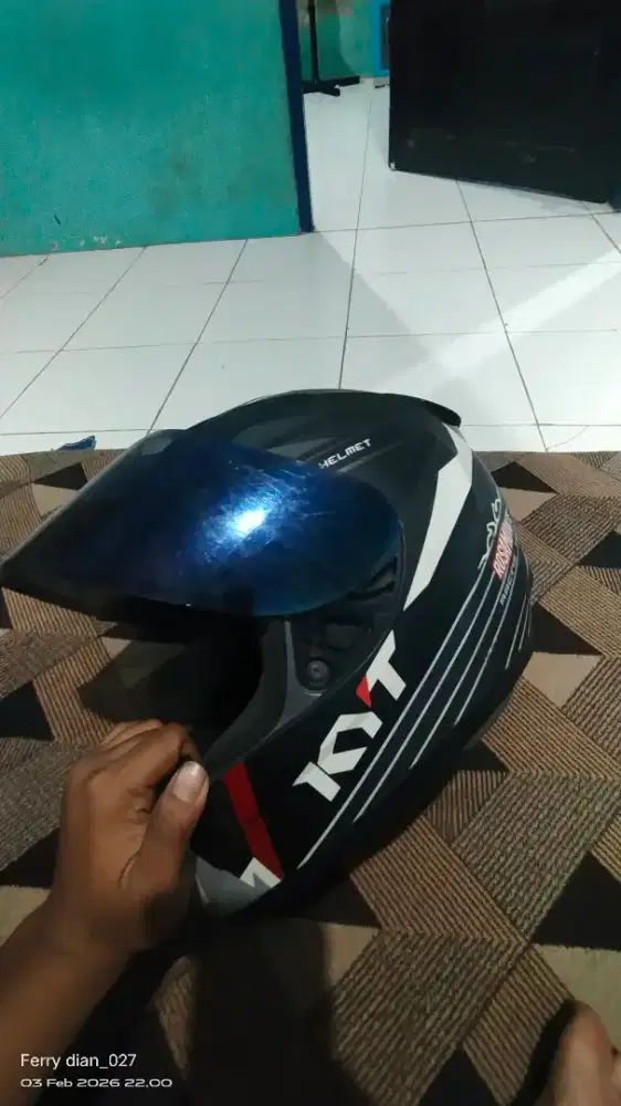Helm KYT R10 jarang di pakai