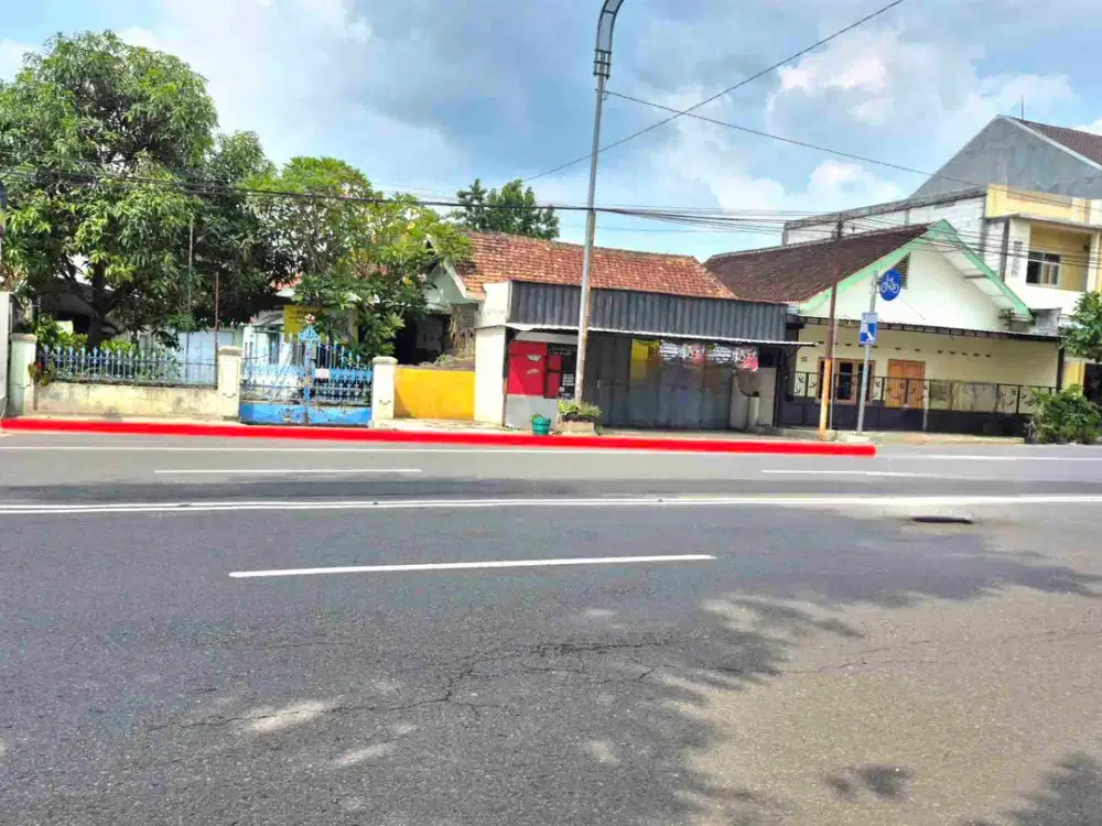 Rumah Dan Ruko Luas Tanah 1260m² Akses Jalan Raya Karanganyar Strategis Murah