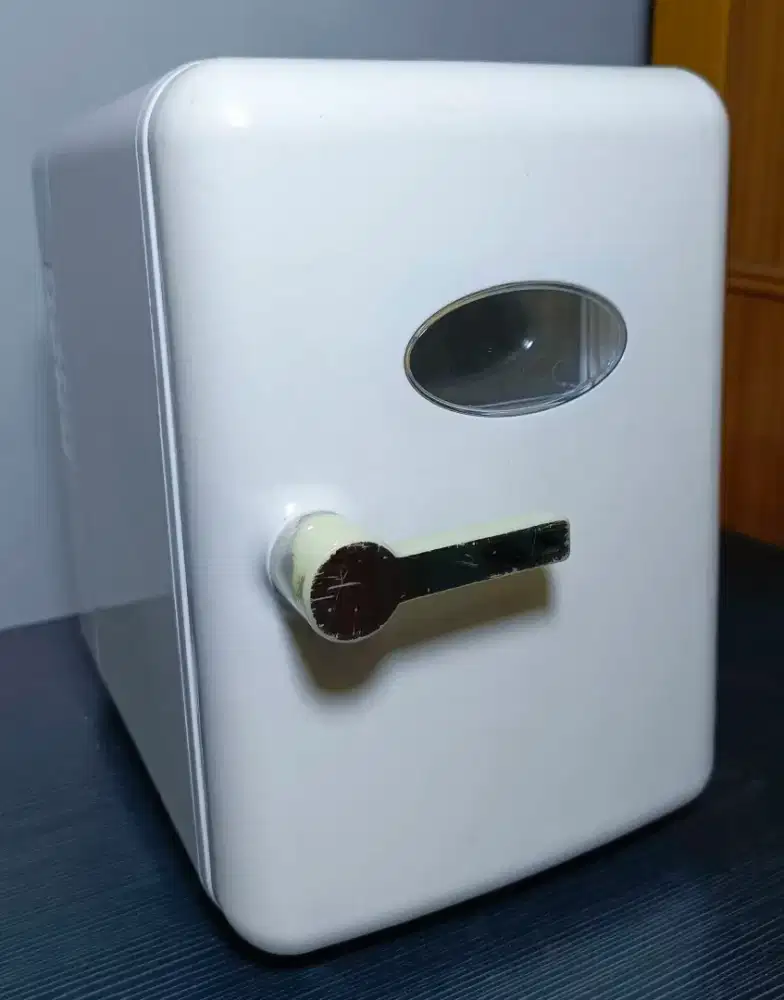 Kulkas Mini Portable Hot Cool Mobil Rumah