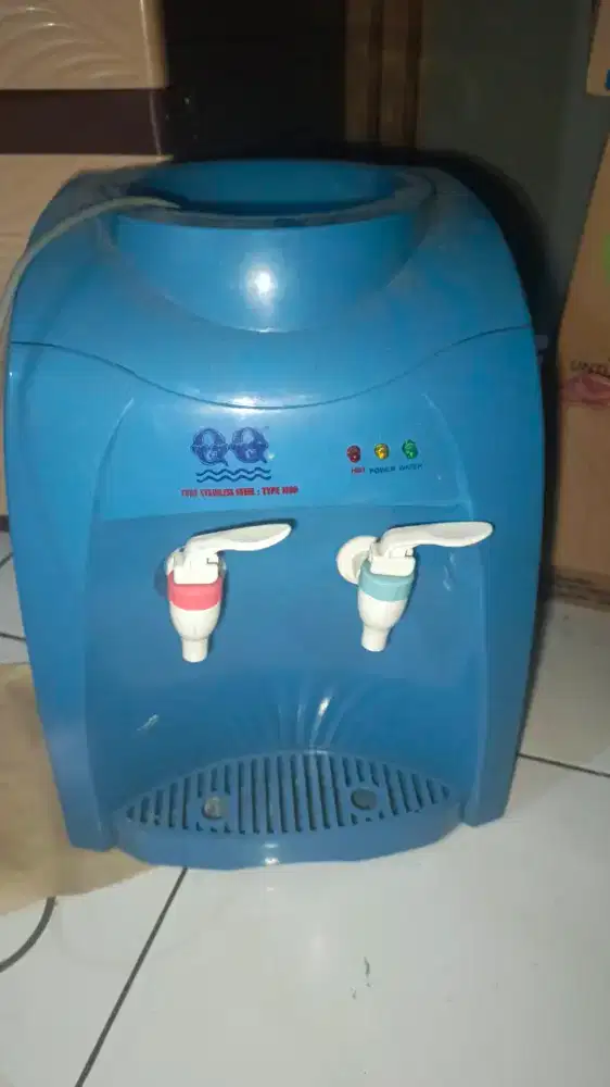 Dispenser qq warna biru