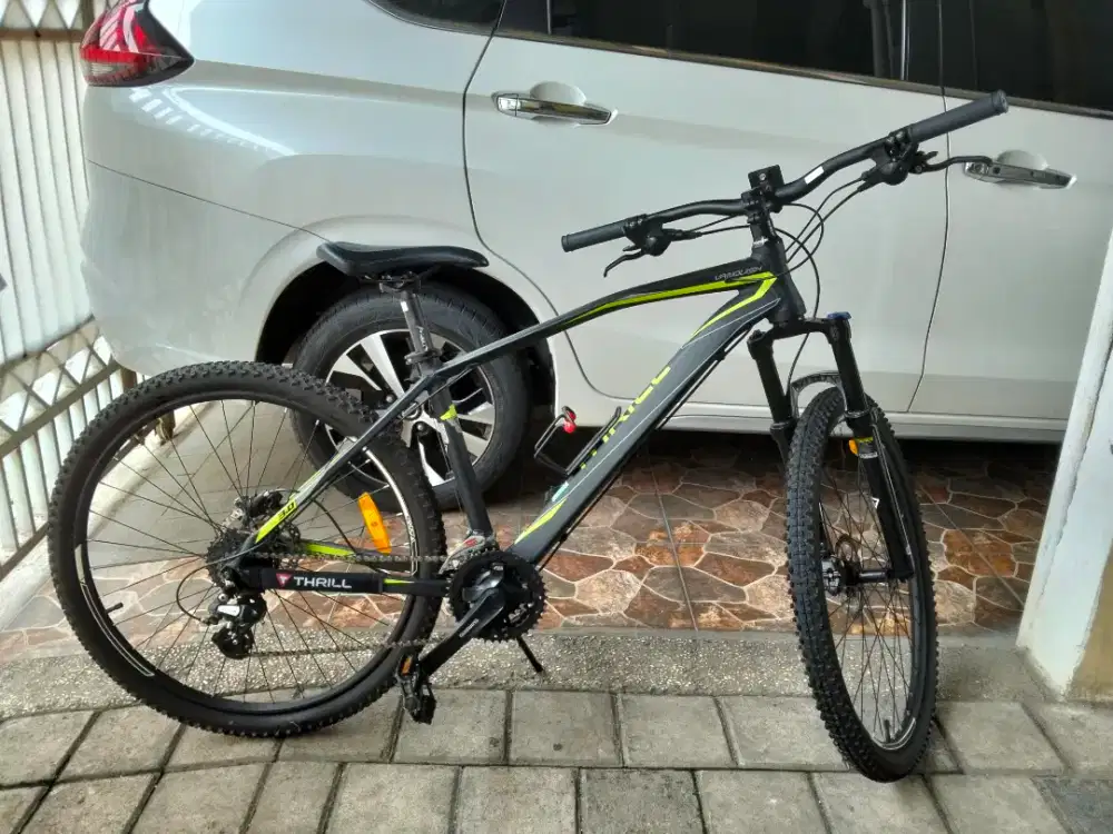 Dijual Cepat Sepeda Thriil Vanquish 2.75 second Mulus