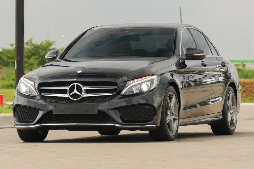 Collector's Item! Mercedes Benz C200 AMG 2017 Warranty Black x1 520i