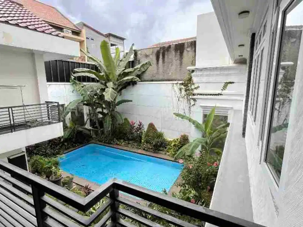 Rumah Kemang Ada Kolam Renang Jarang Ada