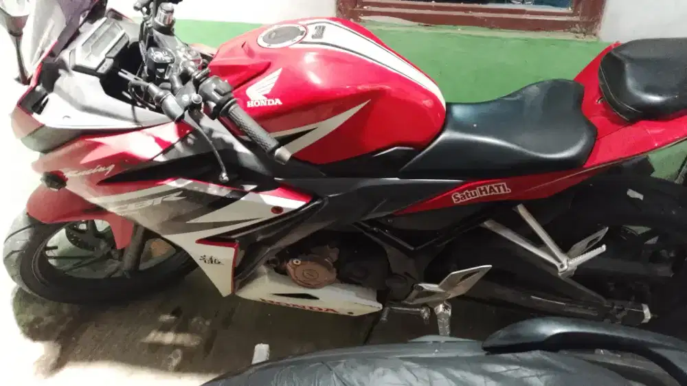Honda cbr 150   sport