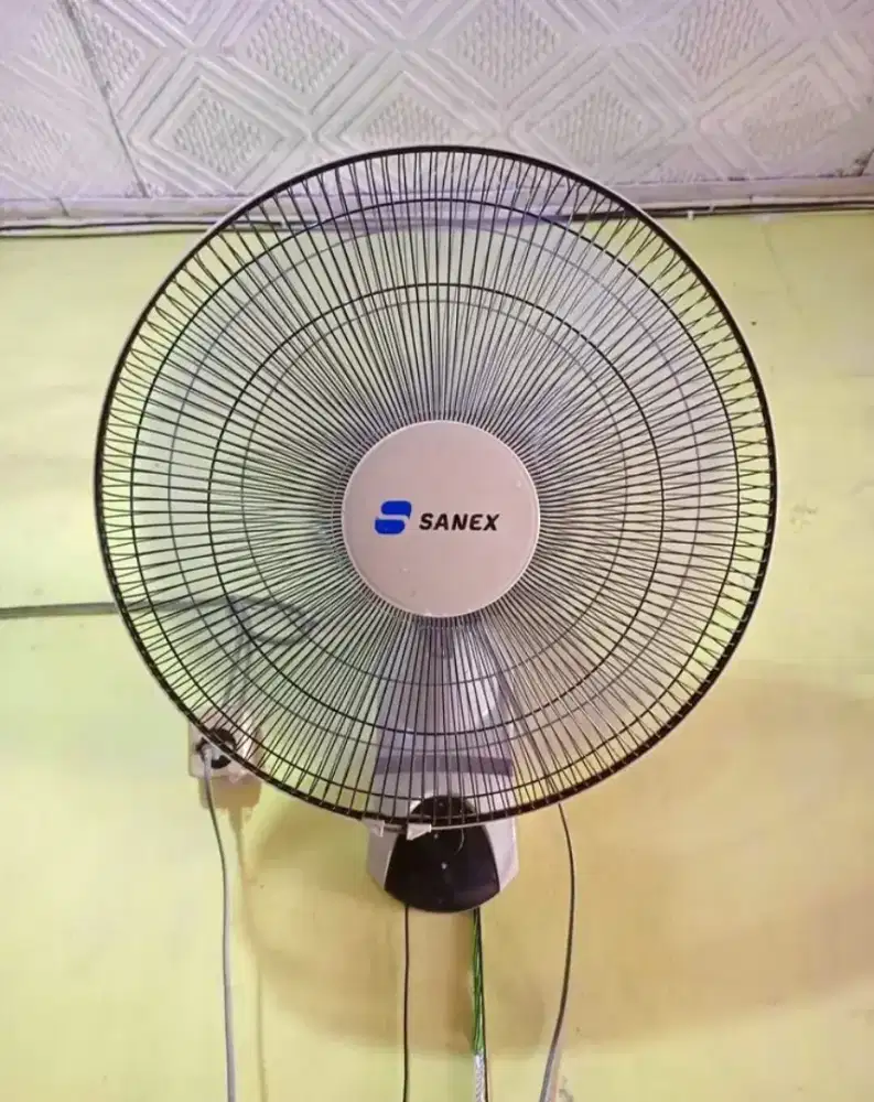 Kipas angin dinding sanex