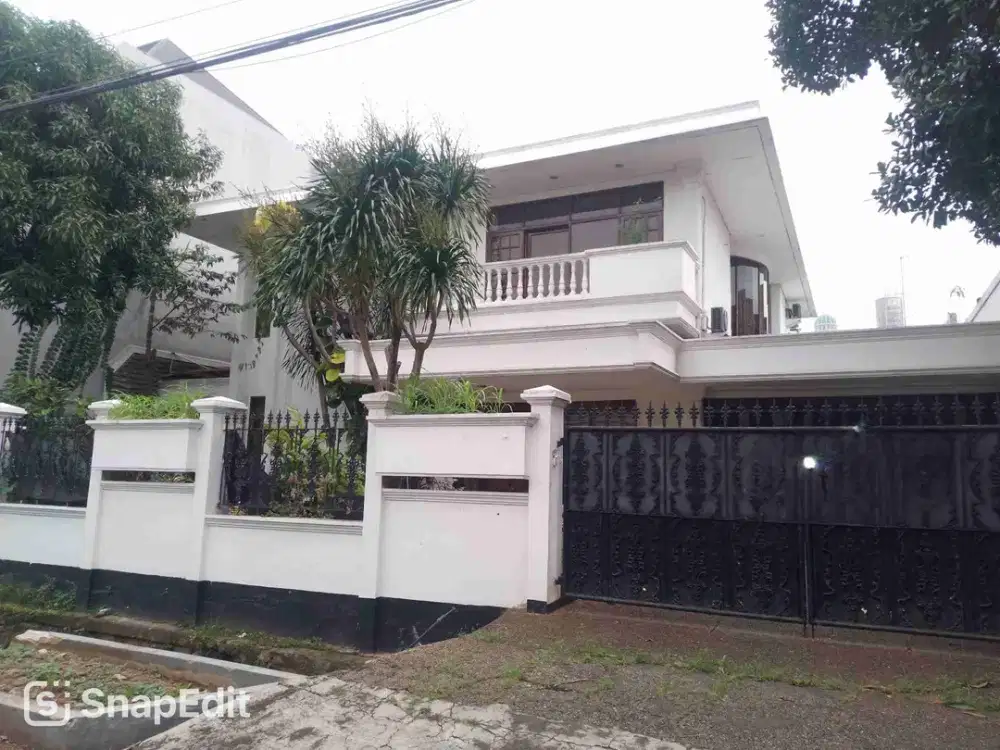 Rumah Siap Huni di Kawasan Asri Permata Hijau Jakarta Selatan