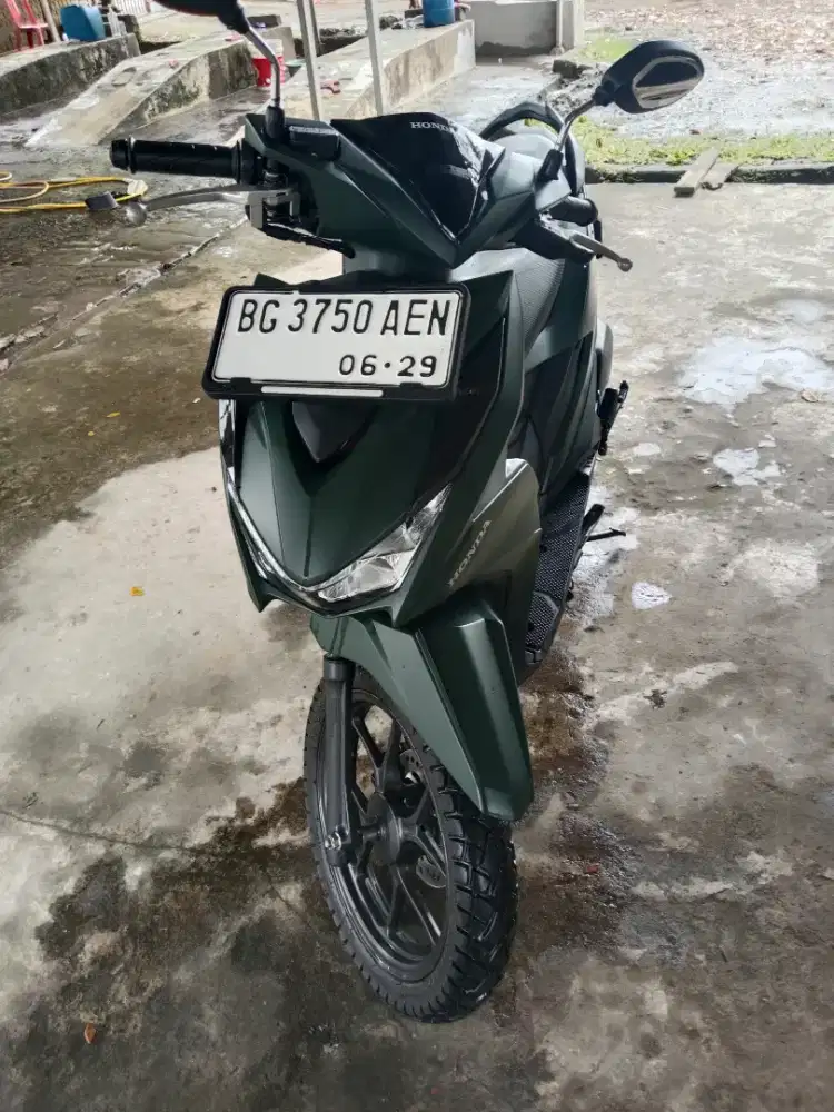 Honda bead deluxe cbs iss 2023