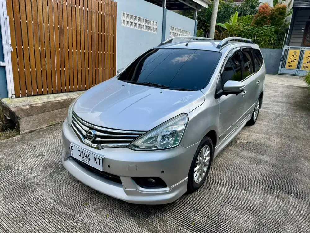 Nissan Grand Livina L11, 1.5, HWS, A/T Matic, Silver, 2014, KM 128rb
