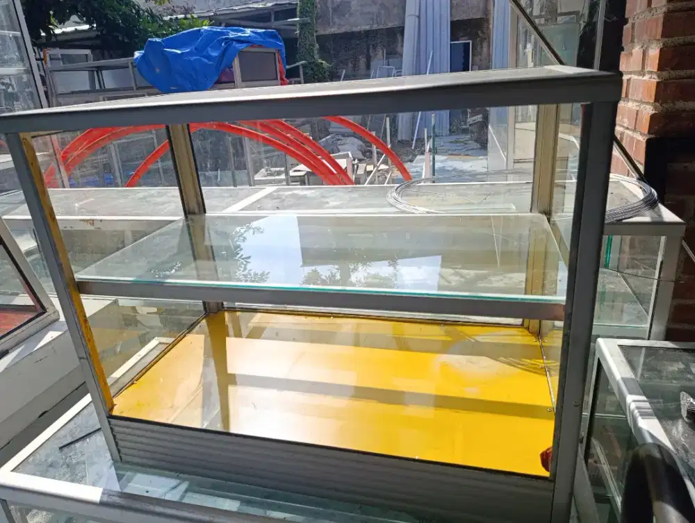 Jual Etalase Lauk pauk second, Lok Pamulang Barat , Tangsel