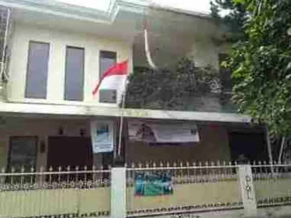 Rumah Besar dan Lega di Podok Gede