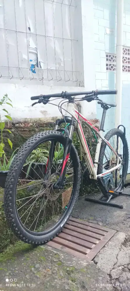 sepeda SPECIALIZED Rockhopper 29 inch size m alloy original