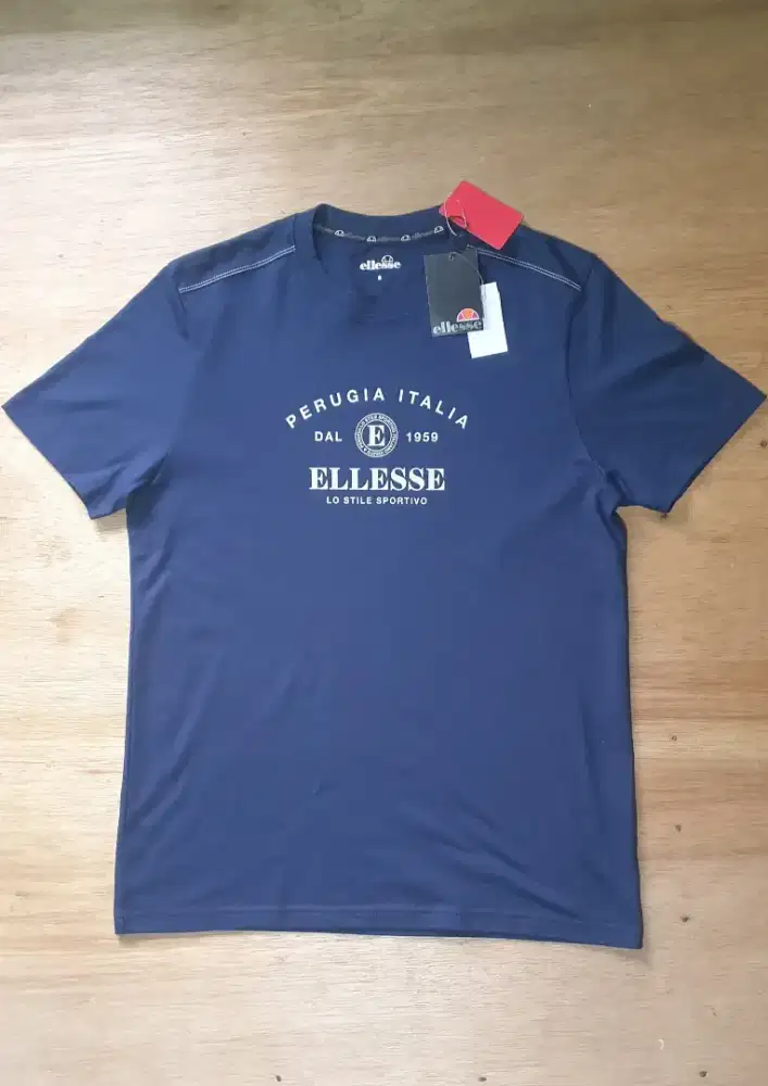 Kaos Ellesse brand new