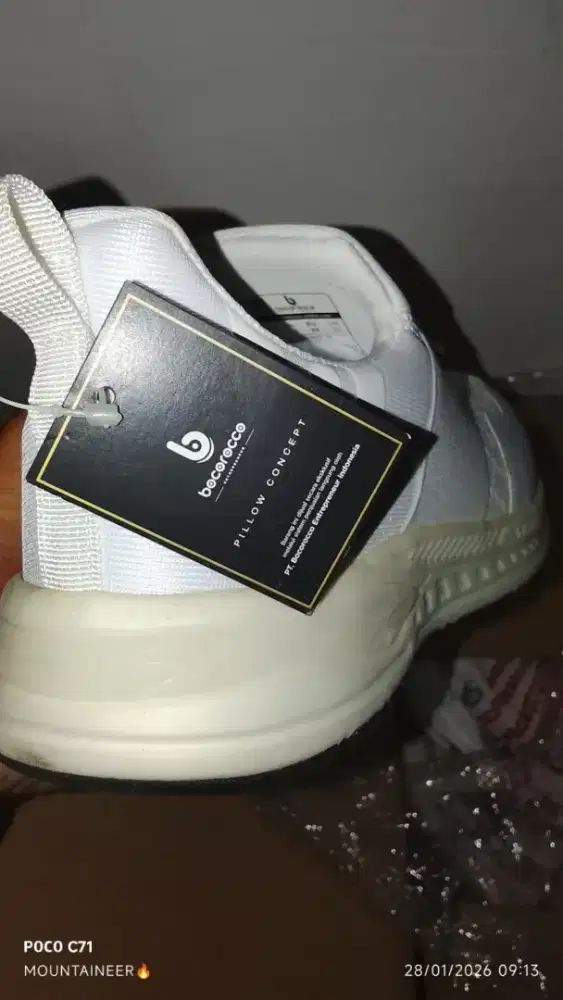 sepatu sneakers wanita