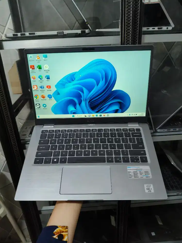 Dell 7310, core i7 gen 10, RAM 32GB, SSD 512GB